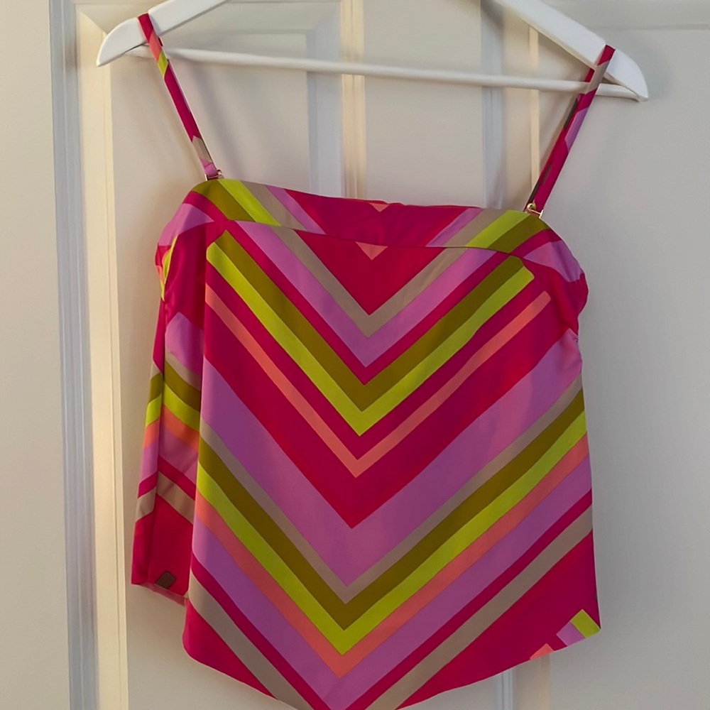 NWT.  Trina Turk bandeau tankini top w removable straps. Size 8.